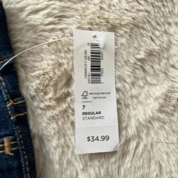 GIRLS OLD NAVY BALLERINA EMBELLISHED JEANS NWT SZ 7 - Picture 4 of 8